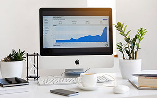 乐鱼电竞在线平台-球迷采风：不同国家足球文化的鲜明特色，足球文化最浓的国家