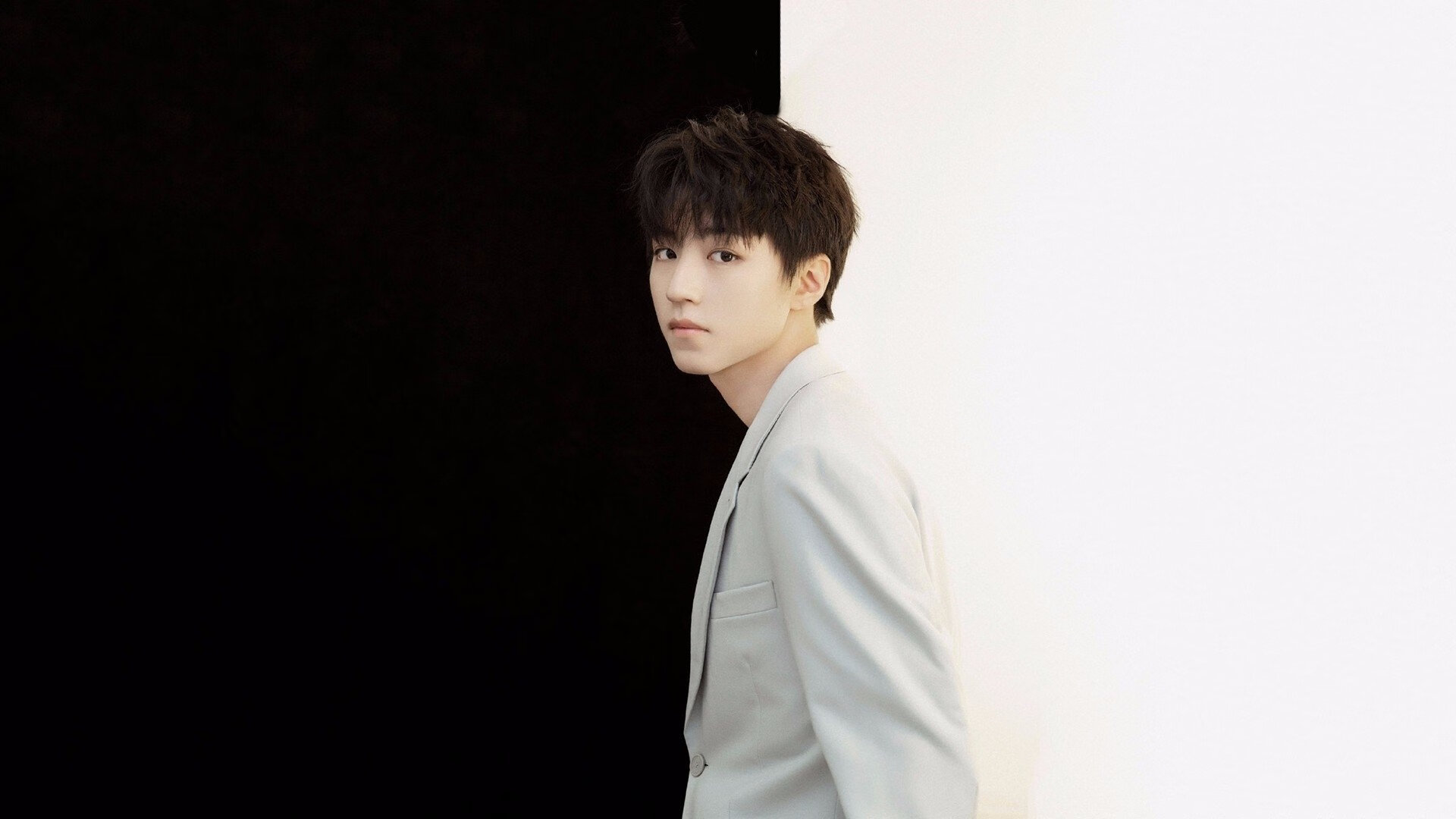 leyu乐鱼在线登录入口-德甲球员在高压攻防转换中情绪干扰水平与控球质量的关系