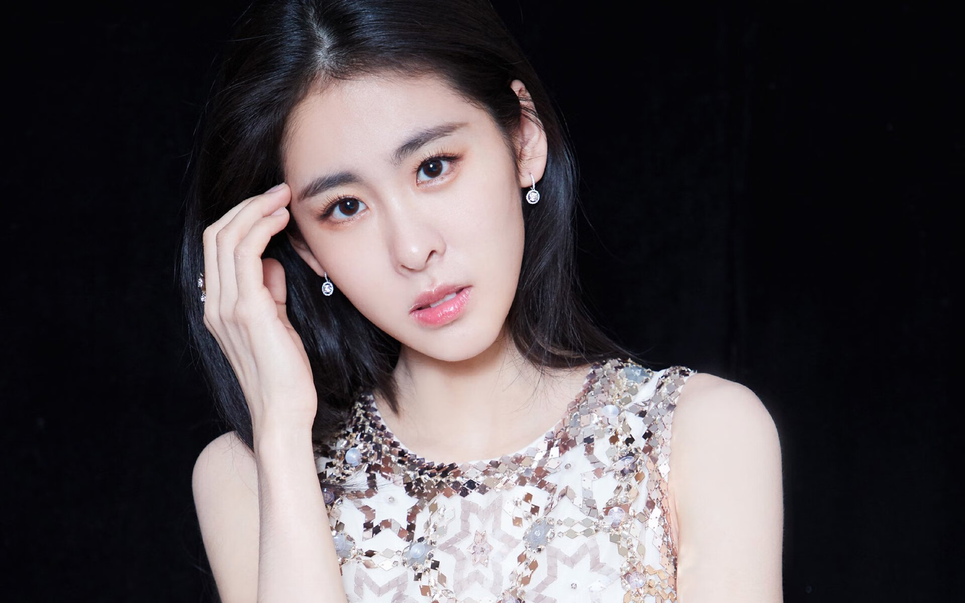 德甲球员在高压攻防转换中情绪干扰水平与控球质量的关系