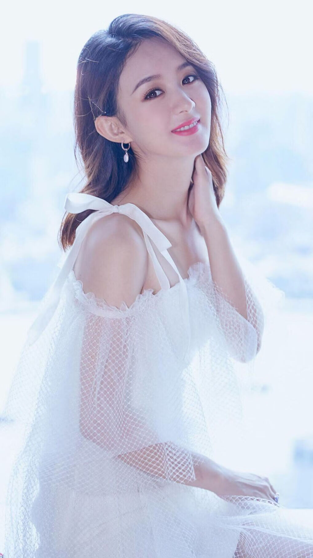 足球宝贝评选活动引发关注，展现球迷热情，足球宝贝哪个好看